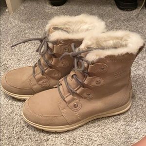 Like New Women’s Size 7 Sorel Boots